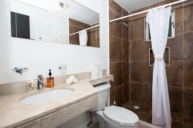 Aqua Terra - Quiet Condo For 4 普拉亚卡门