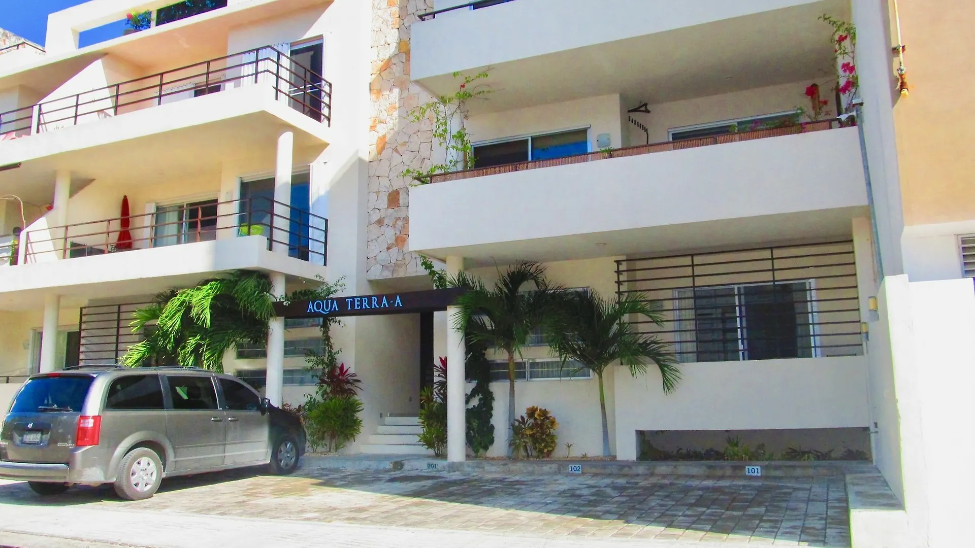 Aqua Terra - Quiet Condo For 4 普拉亚卡门