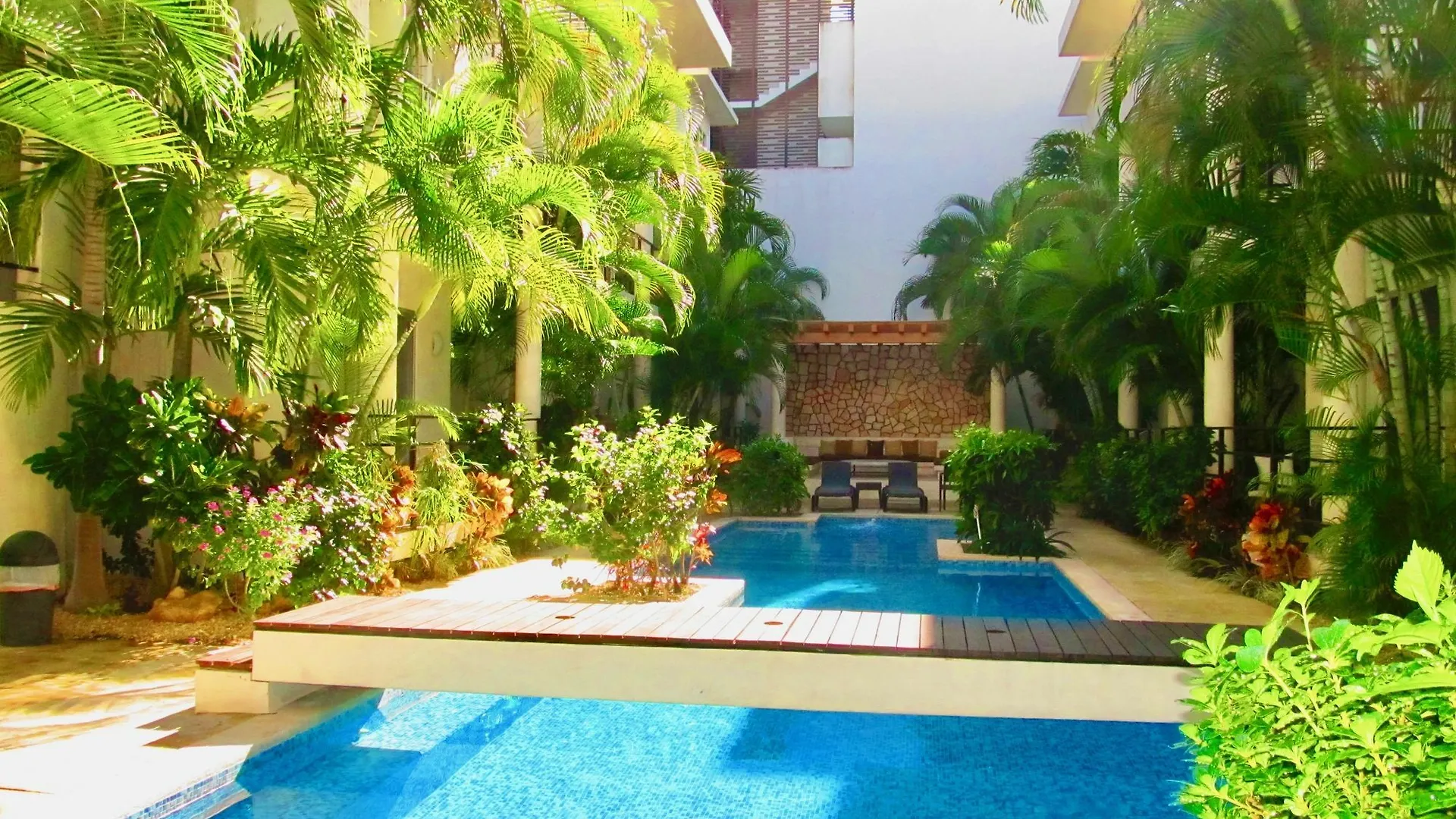 Aqua Terra - Quiet Condo For 4 普拉亚卡门